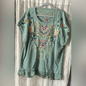 Short sleeve, embroidered tunic